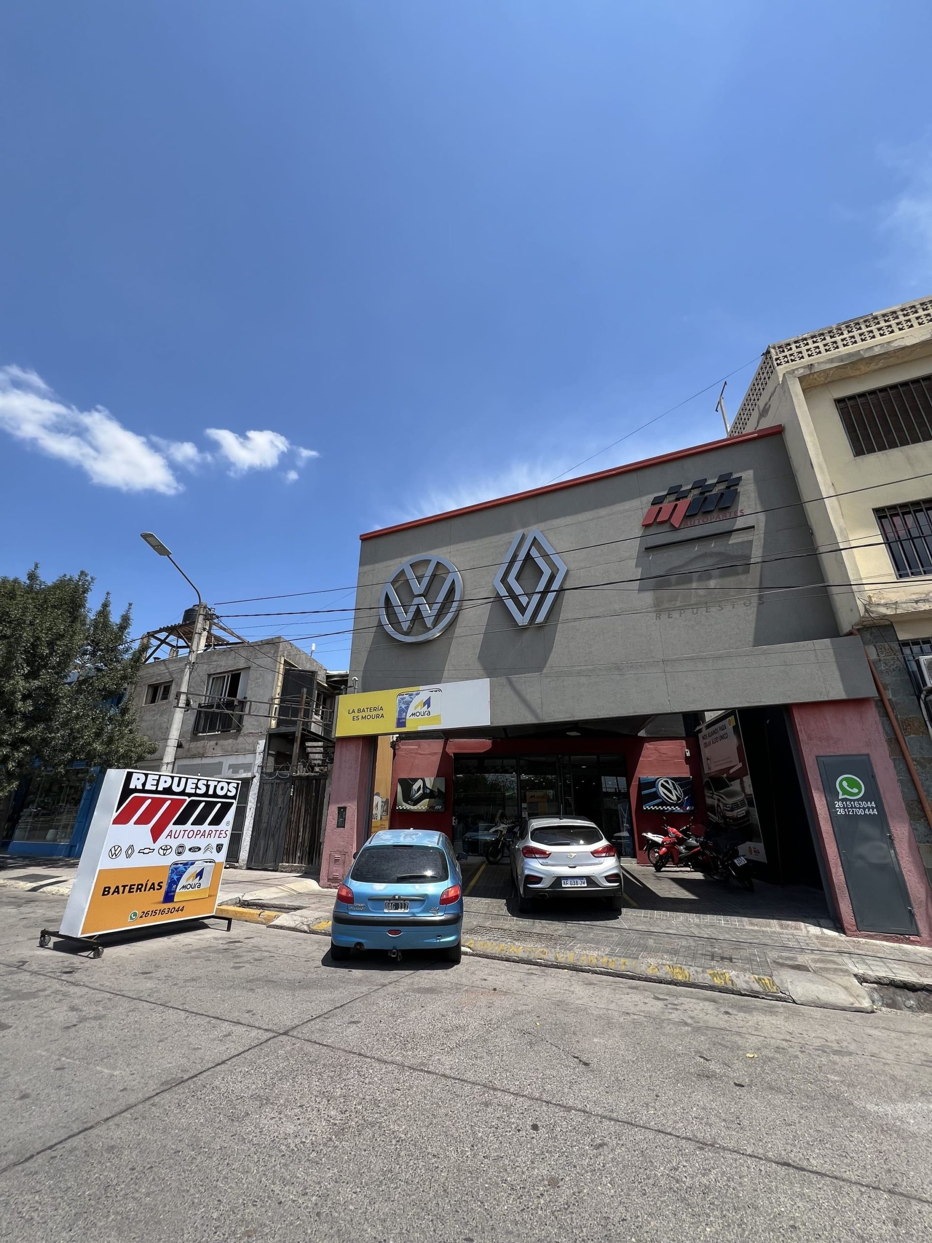 Frente del local de MM Repuestos en Pedro B. Palacios 566, Mendoza